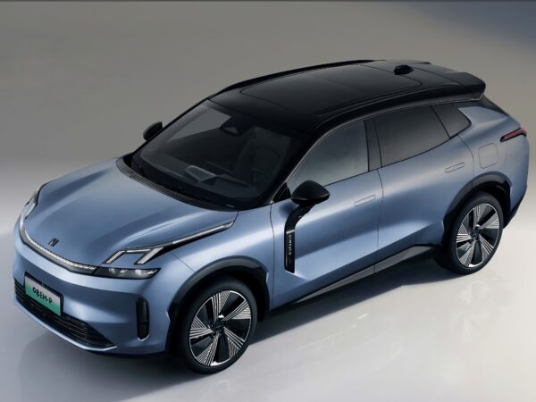 Lynk & Co 08 EM-P 2025